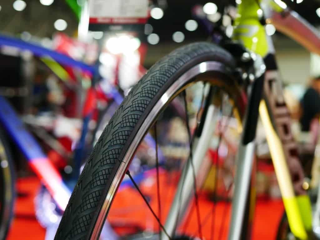 bike tire width